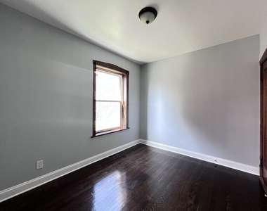 821 N Waller Avenue - Photo Thumbnail 35