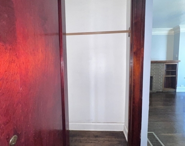 821 N Waller Avenue - Photo Thumbnail 7