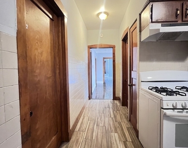 821 N Waller Avenue - Photo Thumbnail 27