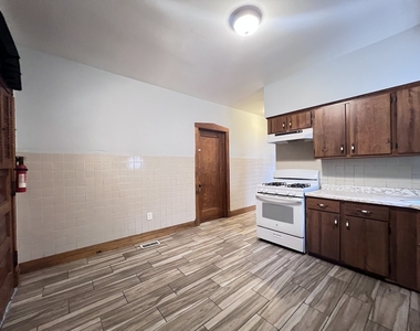 821 N Waller Avenue - Photo Thumbnail 31