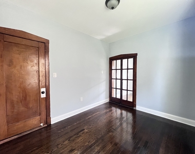 821 N Waller Avenue - Photo Thumbnail 37