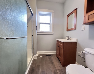 821 N Waller Avenue - Photo Thumbnail 24