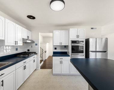 146 Pleasant Drive - Photo Thumbnail 8