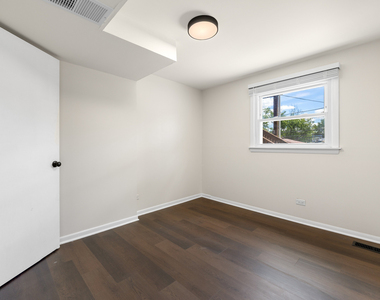 146 Pleasant Drive - Photo Thumbnail 17