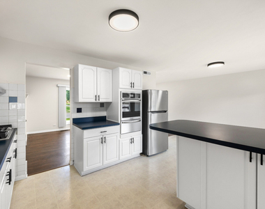 146 Pleasant Drive - Photo Thumbnail 6