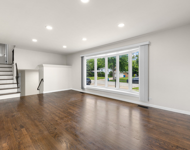 146 Pleasant Drive - Photo Thumbnail 2