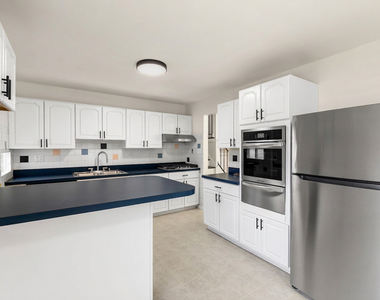146 Pleasant Drive - Photo Thumbnail 5