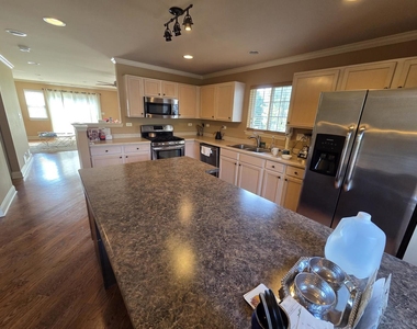 886 S Insignia Court - Photo Thumbnail 5