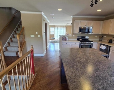 886 S Insignia Court - Photo Thumbnail 4
