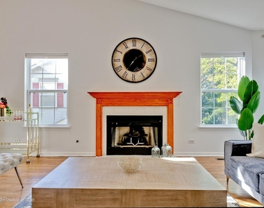 121 Commons Court - Photo Thumbnail 5
