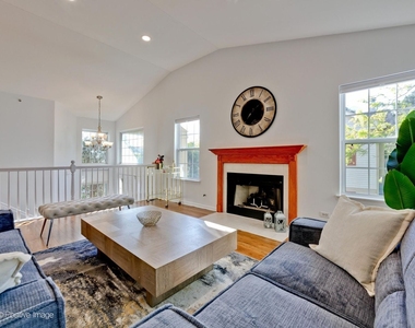 121 Commons Court - Photo Thumbnail 4