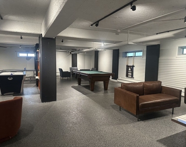 4970 N Marine Drive - Photo Thumbnail 13
