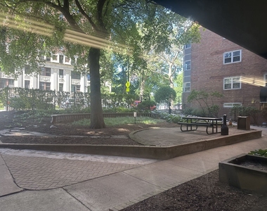 4970 N Marine Drive - Photo Thumbnail 12