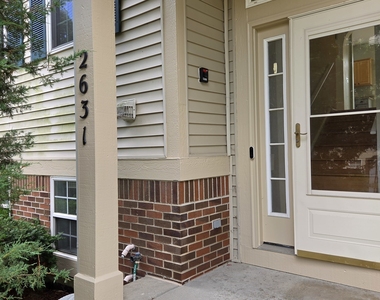 2631 N Greenwood Avenue - Photo Thumbnail 2
