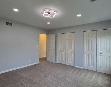 2631 N Greenwood Avenue - Photo Thumbnail 24