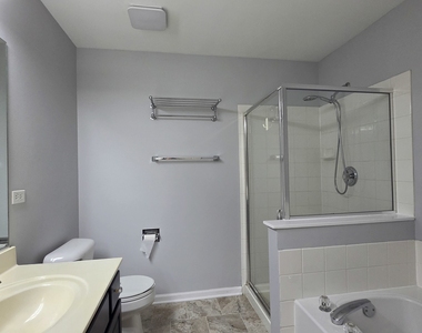 2631 N Greenwood Avenue - Photo Thumbnail 15