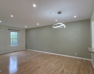 2631 N Greenwood Avenue - Photo Thumbnail 5
