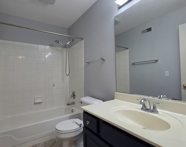 2631 N Greenwood Avenue - Photo Thumbnail 26