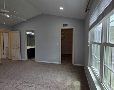 2631 N Greenwood Avenue - Photo Thumbnail 16