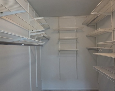 2631 N Greenwood Avenue - Photo Thumbnail 20