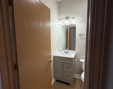 1632 S Saint Louis Avenue - Photo Thumbnail 10