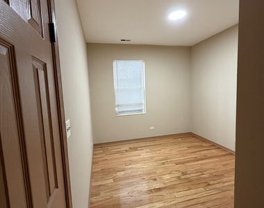 1632 S Saint Louis Avenue - Photo Thumbnail 6