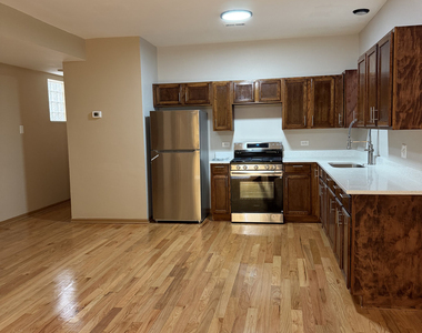 1632 S Saint Louis Avenue - Photo Thumbnail 8