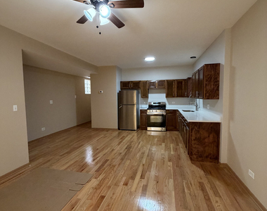 1632 S Saint Louis Avenue - Photo Thumbnail 9