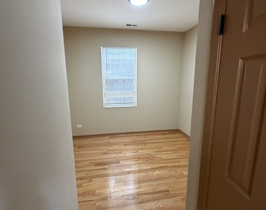 1632 S Saint Louis Avenue - Photo Thumbnail 2