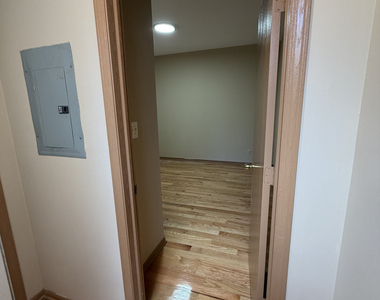 1632 S Saint Louis Avenue - Photo Thumbnail 4