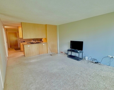 9655 Woods Drive - Photo Thumbnail 8