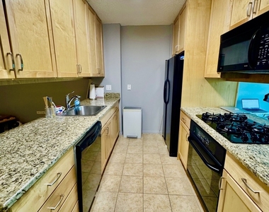 9655 Woods Drive - Photo Thumbnail 6