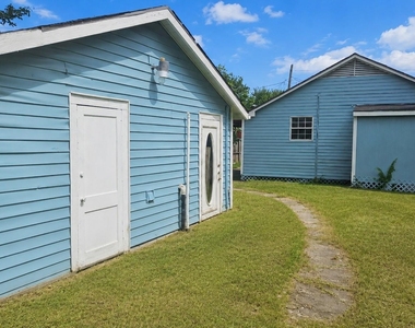 2415 Perry Street - Photo Thumbnail 19