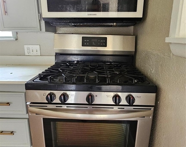 2415 Perry Street - Photo Thumbnail 5