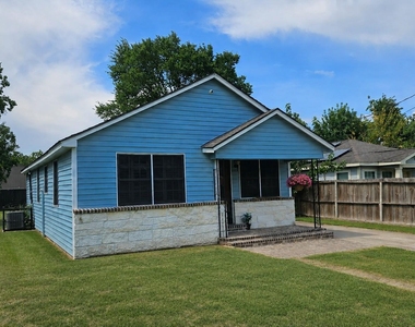 2415 Perry Street - Photo Thumbnail 1