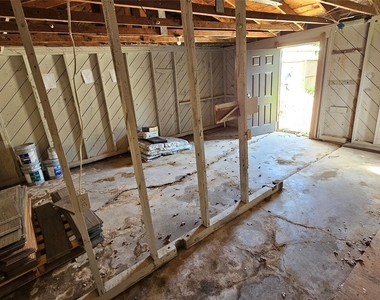 2415 Perry Street - Photo Thumbnail 21