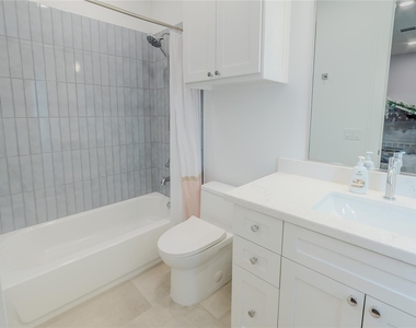 974 W 43rd Street - Photo Thumbnail 27