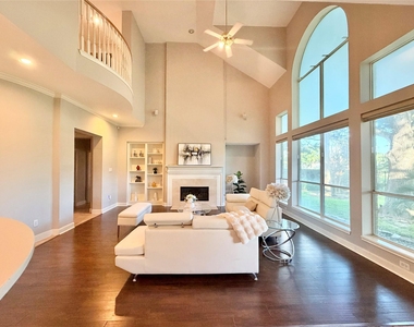 24527 Bay Hill Boulevard - Photo Thumbnail 4