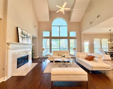 24527 Bay Hill Boulevard - Photo Thumbnail 6