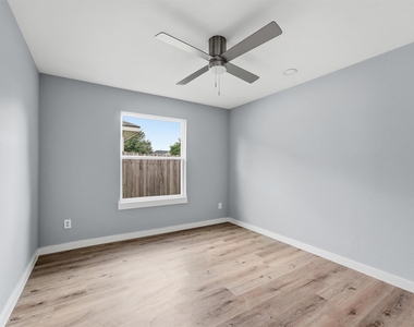 25414 Barmby Drive - Photo Thumbnail 15