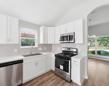25414 Barmby Drive - Photo Thumbnail 5