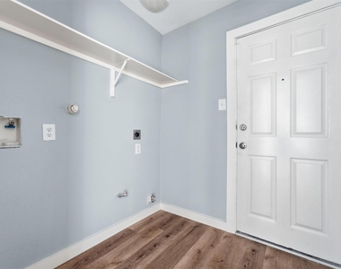 25414 Barmby Drive - Photo Thumbnail 19