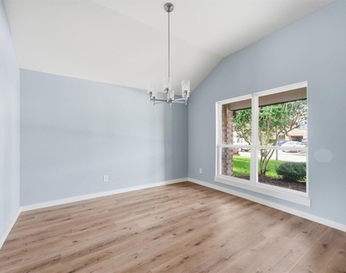 25414 Barmby Drive - Photo Thumbnail 2