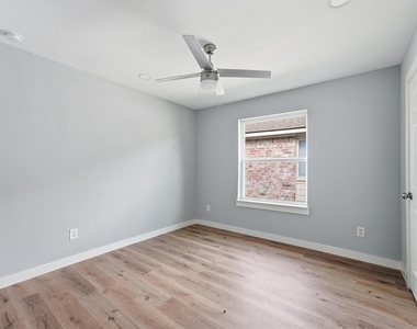 25414 Barmby Drive - Photo Thumbnail 18