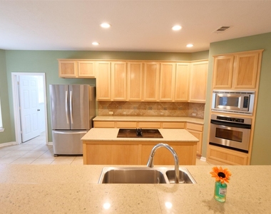 22719 Sierra Lake Court - Photo Thumbnail 11