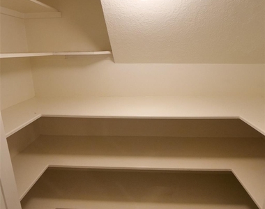 22719 Sierra Lake Court - Photo Thumbnail 15