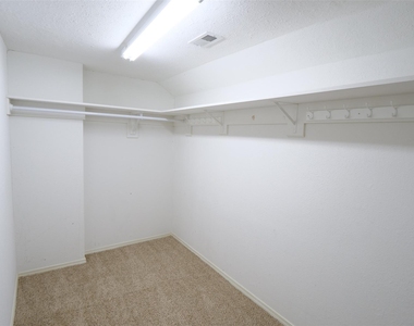 22719 Sierra Lake Court - Photo Thumbnail 35