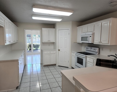 3103 Gatesbury North Drive - Photo Thumbnail 4
