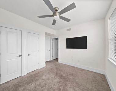 2401 Crawford Street - Photo Thumbnail 7