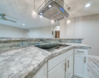 4406 Mallard Drive - Photo Thumbnail 7
